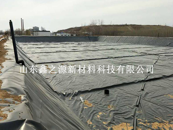 油田防滲膜鋪設(shè)技巧：高效、環(huán)保的鋪設(shè)新策略